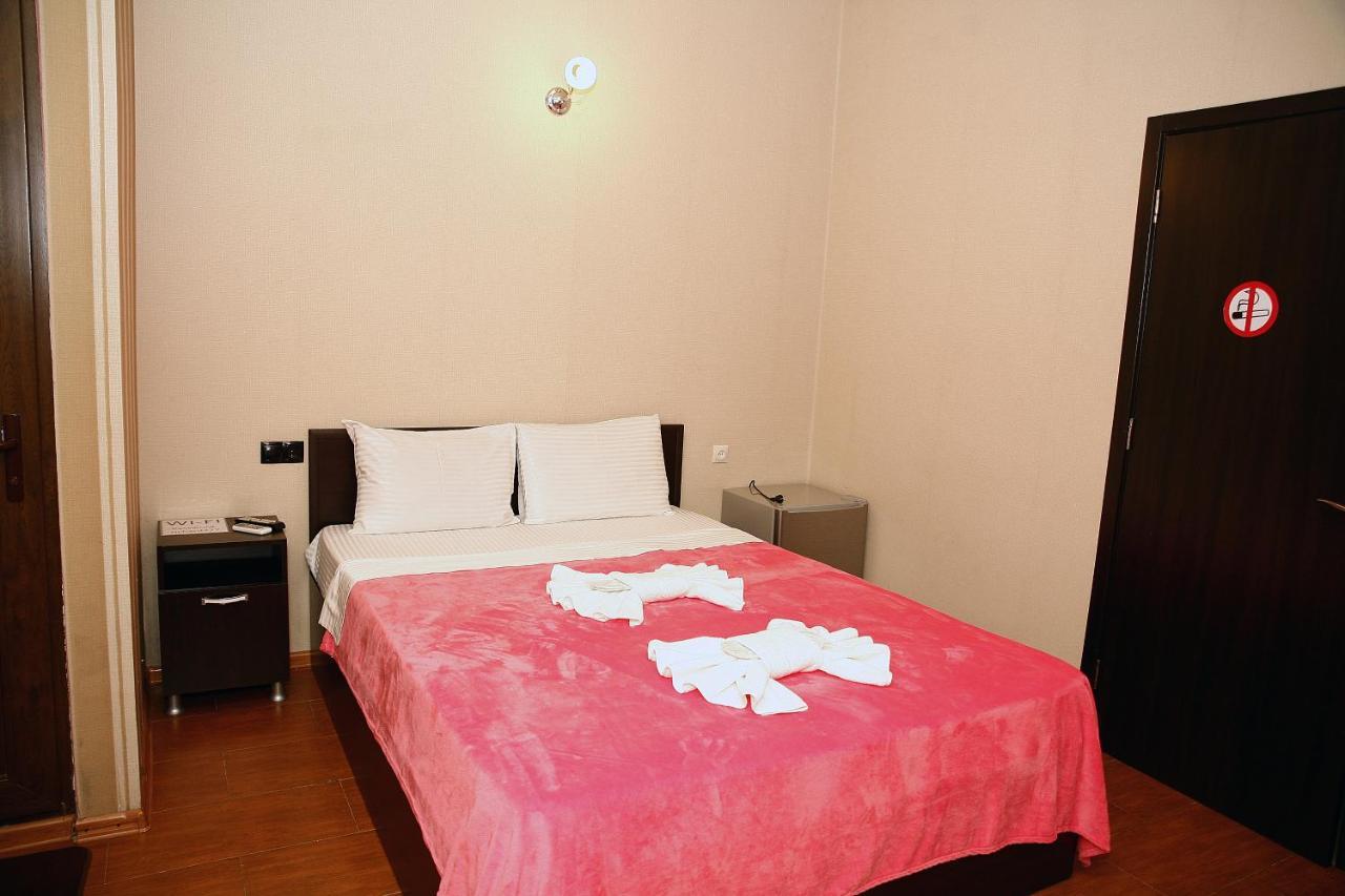 טביליסי Hotel Richard מראה חיצוני תמונה