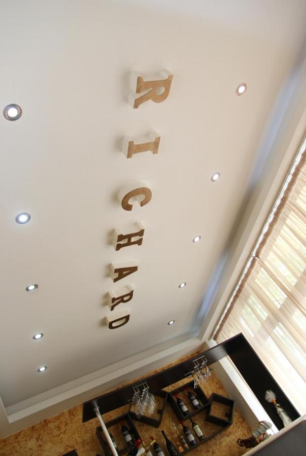 טביליסי Hotel Richard מראה חיצוני תמונה