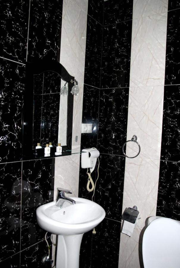 טביליסי Hotel Richard מראה חיצוני תמונה